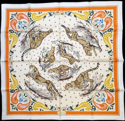 HERMÈS PARIS
Guépards Design 
Double-sided silk sc