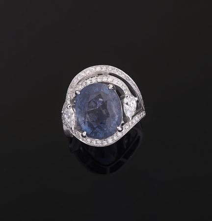 Ring aus 18 Karat Weißgold (750 Tausendstel), verz