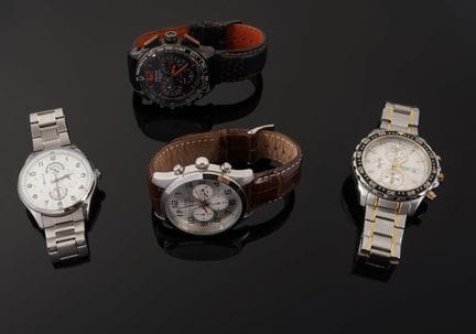 PULSAR – 4er-Set Herrenarmbanduhren
Bestehend aus: