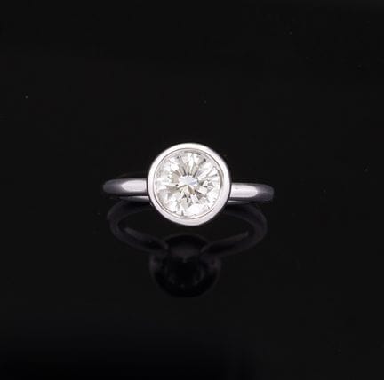 Modernistischer Solitär aus 18 Karat Weißgold (750