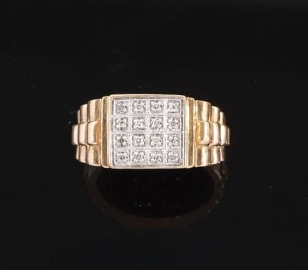 Ring aus 9-karätigem Gelbgold (375 Tausendstel), v