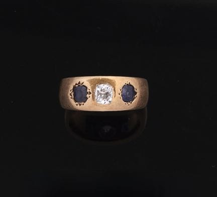 Breiter Ring aus 18 Karat Gelbgold (750) mit einem