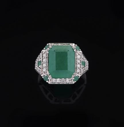 Ring aus 18 Karat Weißgold (750 Tausendstel), verz