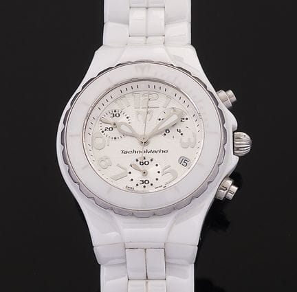 TECHNOMARINE
Armbanduhr aus weißer Keramik.

- Run