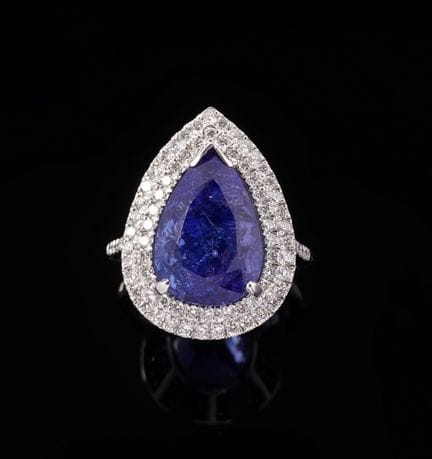 Ring aus 18 Karat Weißgold (750) mit einem imposan
