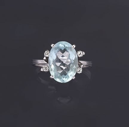Ring aus 18 Karat Weißgold (750 Tausendstel), verz