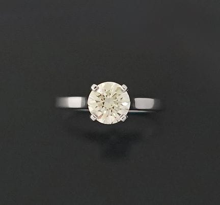 Solitärring aus 18 Karat Weißgold (750) mit einem 
