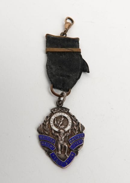 Gewichtheben / Frankreich – England
Emblem-Medaill