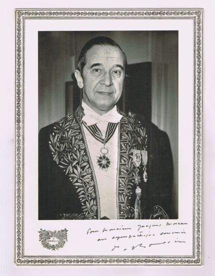安德烈·鲁桑（1911-1987，著名剧作家，法兰西学院院士） / 一张原版照片，展现他身着法兰西学