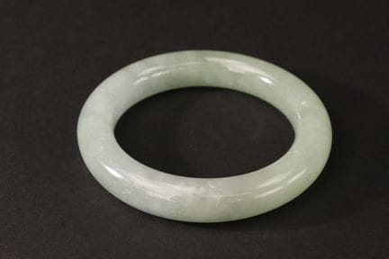 CHINA
Anillo de jade
Diámetro interior: 5,8 cm - D