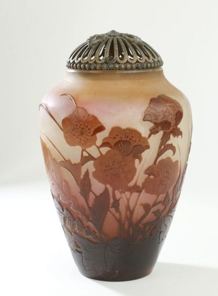 GALLE
Multi-layered acid-etched glass potpourri va