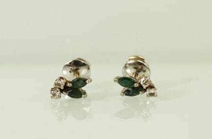Par de pendientes de oro blanco (18 quilates) ador