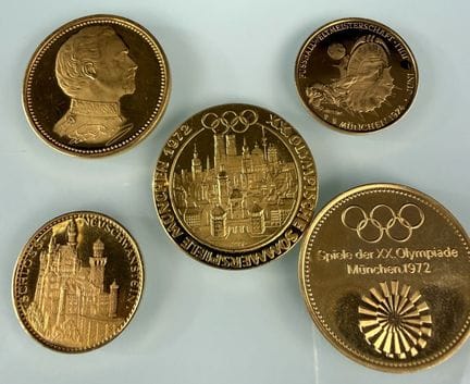 5枚金币套装：
- 1枚赫伦基姆湖城堡纪念币 - 980
- 1枚1972年慕尼黑奥运会纪念币 - 
