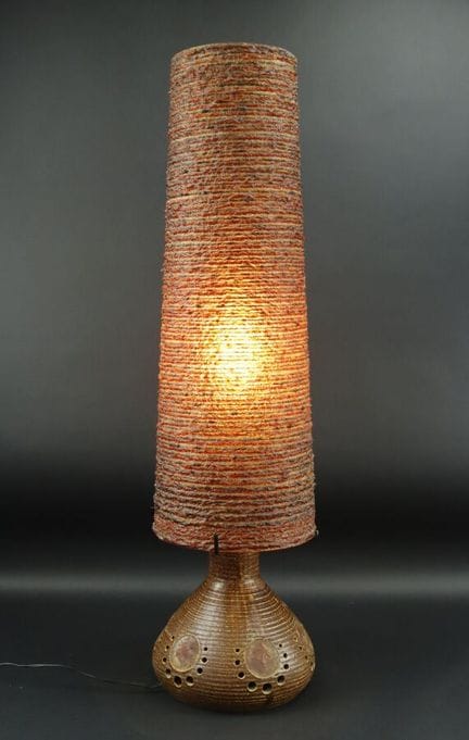 ACCOLAY
Floor lamp with an openwork ceramic shade 