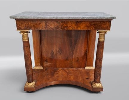 Consola de caoba, chapa de caoba y madera pintada 