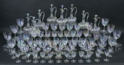 MURANO
Iridescent glass set with four-lobed body o