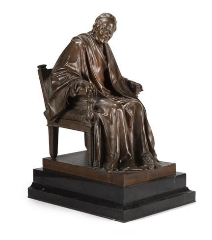 VOLTAIRE SEDUTO, SECONDO JEAN ANTOINE HOUDON
Con l