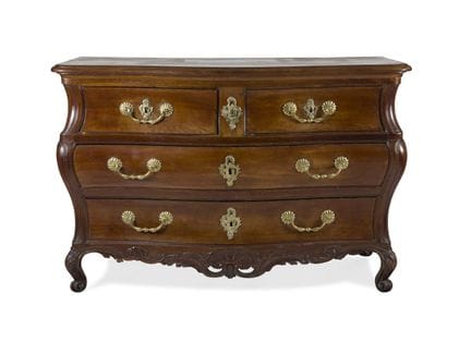 CHEST OF DRAWERS IN SOLID MAHOGANY WITH ORNATE MOL