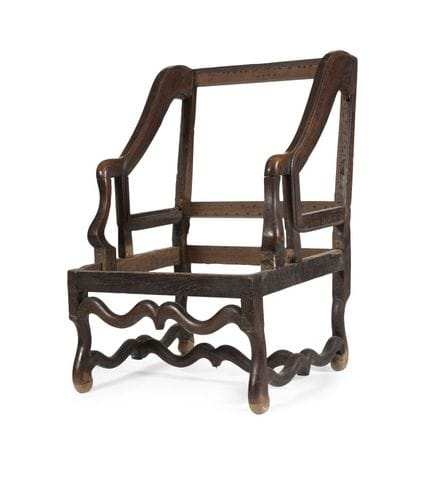 WALNUT WINGback CHAIR FRAME
with sheep’s-bone legs