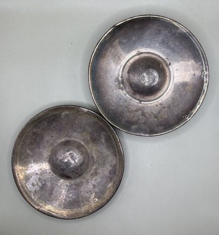 Zwei silberne „Tastevin“ von Minerve, 950er Feinge