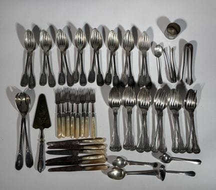 Acht Dessertbesteckteile aus 950er Silber mit Rill