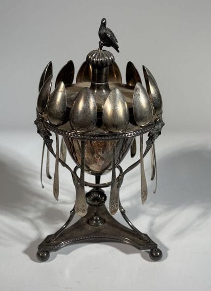 Paris 1798–1809 
Silberne Konfitürenschale, stehen