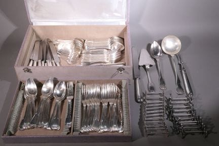 Besteckset aus versilbertem Metall, Modell „Filets