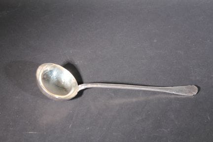 Silberne Schöpfkelle „Minerve“ aus 950er Silber, M