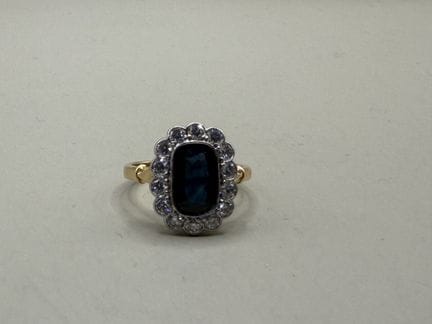 Anello pompadour in oro giallo 750 millesimi con z