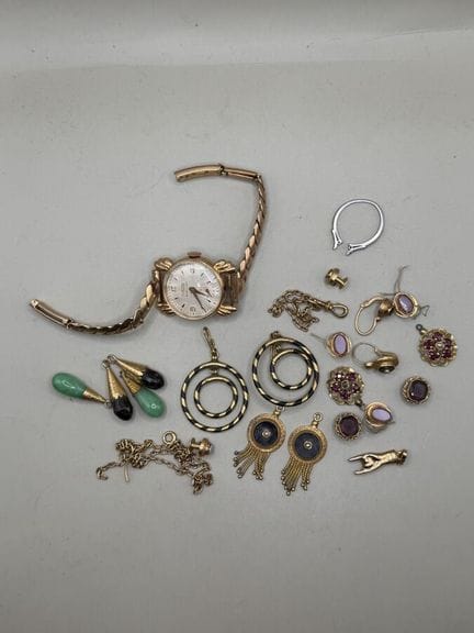 Set aus unvollständigem Schmuck aus 750er Gelbgold