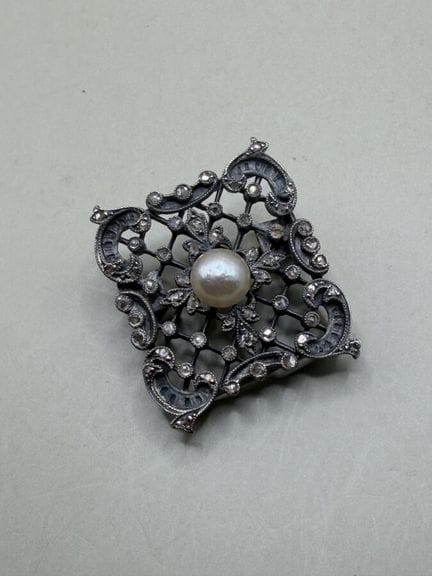 Netzbrosche aus Silber und 750er Roségold, mit ein