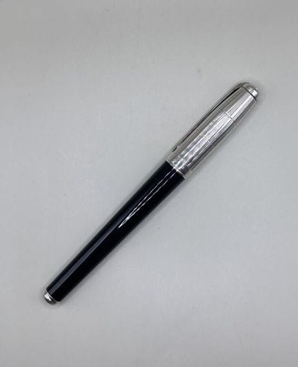 S.T. DUPONT "Fidelio" Rollerball Pen
Black resin a