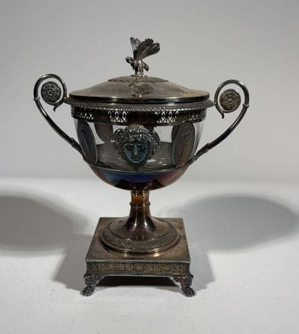 Paris 1809–1819
Drageoir / Zuckerdose mit Deckel a