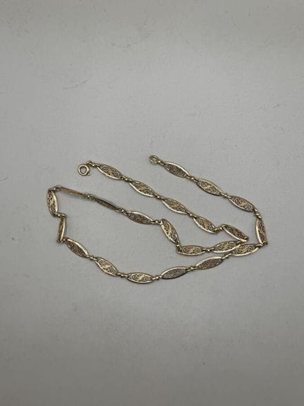 Halskette aus 750er Gelbgold mit filigranen Navett