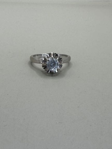 Anello in oro bianco 750 con pietra bianca da 3,2 