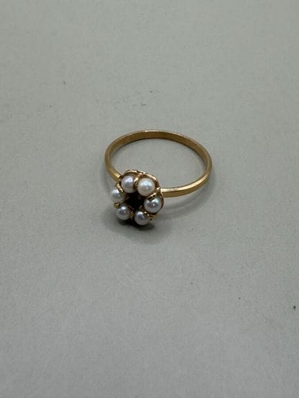 Anello in oro giallo 750 con motivo floreale incas