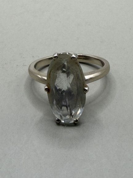 Anello in oro bianco 750 millesimi con pietra bian