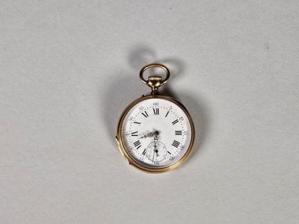 Taschenuhr aus 18 Karat Gelbgold (750°/°°), weißes