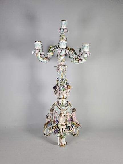 Candélabre à sept bras de lumière en porcelaine ém