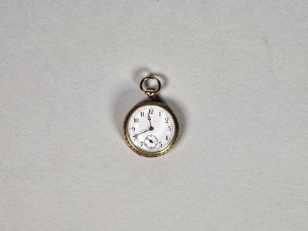Halskette mit Uhr aus 18 Karat Gelbgold (750°/°°),