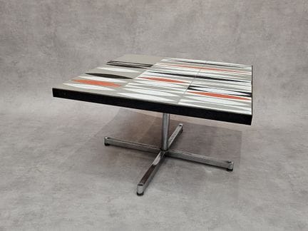 罗杰·卡普龙（Roger CAPRON，1922-2006）
“Navette”款茶几，桌面由饰有几