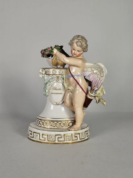 MEISSEN
La Félicité couronnée. 
Sujet en porcelain