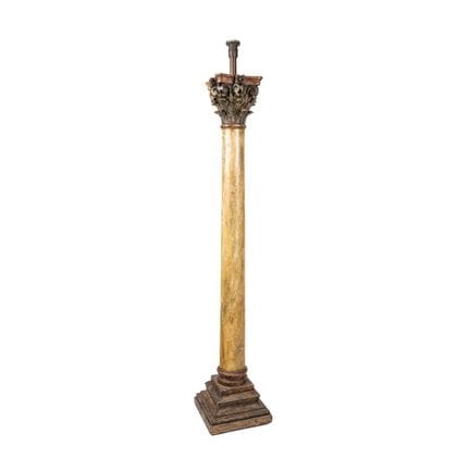 Stehlampe aus geschnitztem und polychromem Holz in