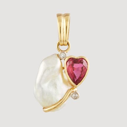 Pendant in gold with baroque pearl 17 x 12 mm, bri