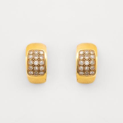 Half-hoop gold earrings with a front set with 8/8-
