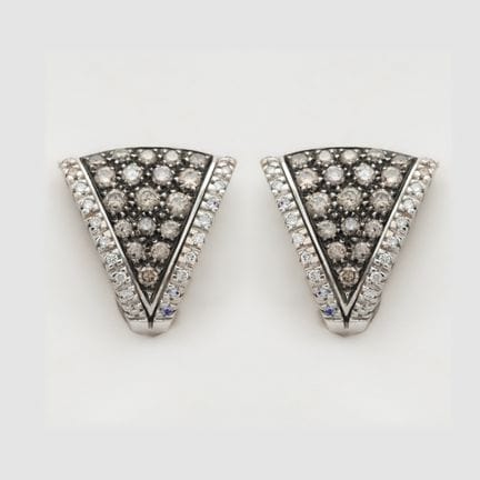Pendientes diseño triangular en oro blanco y pavon
