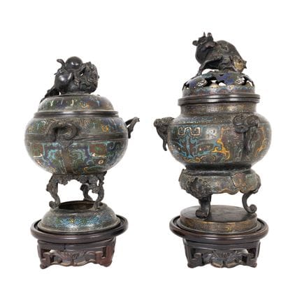 Ein Paar chinesischer Räuchergefäße aus Bronze und