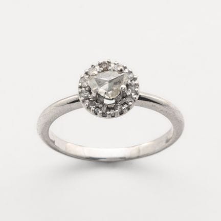 White gold rosette ring with a central European pi
