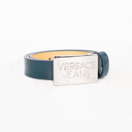 VERSACE JEANS. Gürtel aus türkisblauem Lackleder m