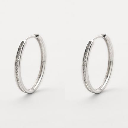 White gold hoop earrings with a front set with bri